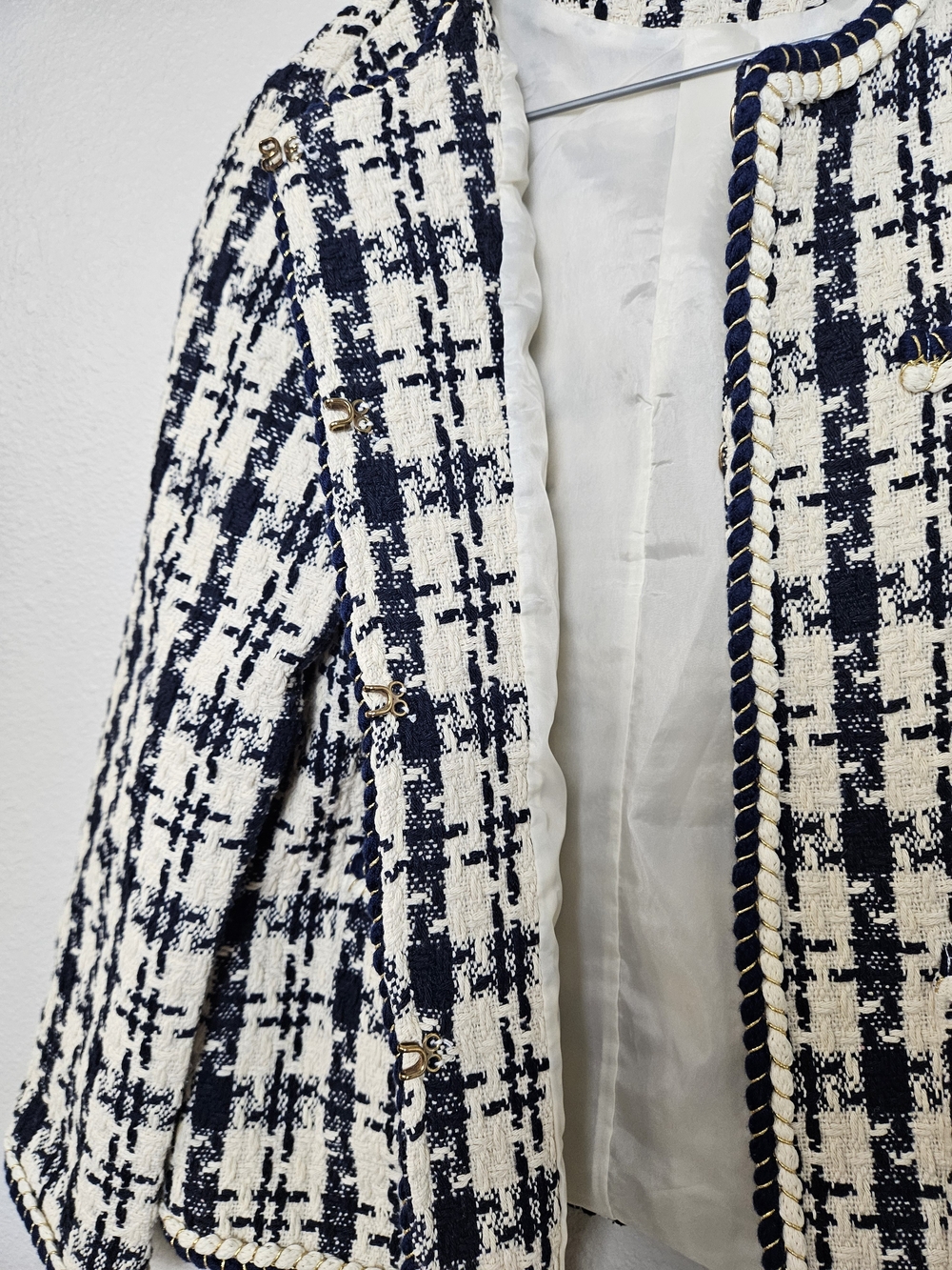 Navy & Cream Tweed Collarless Blazer - Women's Size L - Picture 4 of 7